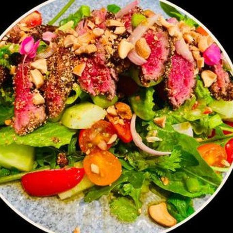 Grilled Beef Salad (Yum Nuea)